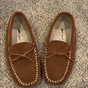 Minnetonka men’s shoes slippers loafers size 10